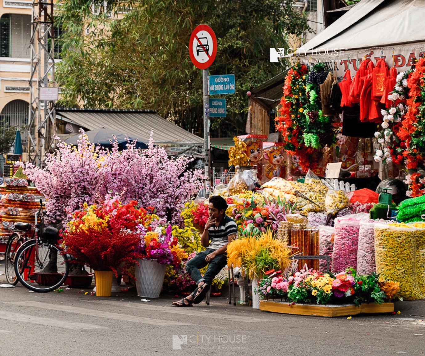 THE LOCATION FOR BUYING TET 2020 DECORATION IN HCMC